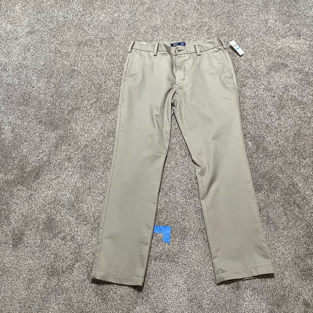 Izod Men’s Khaki Chinos Tan